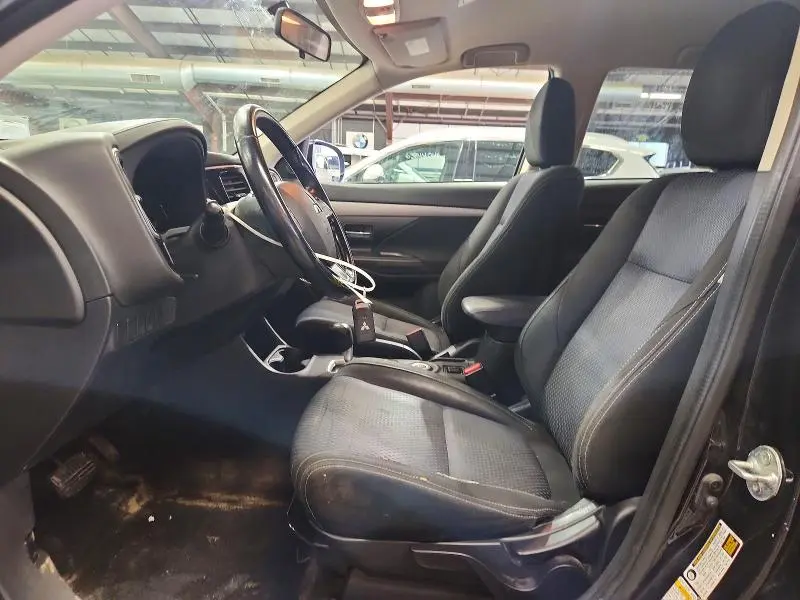 2016 MITSUBISHI OUTLANDER SE  