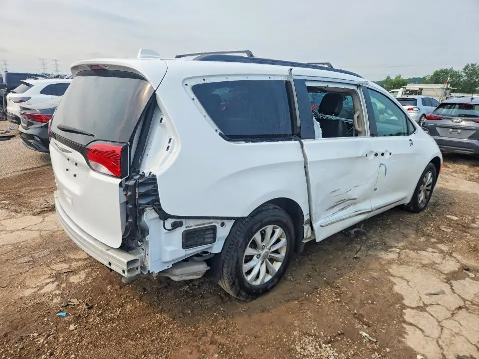 2017 CHRYSLER PACIFICA TOURING L  