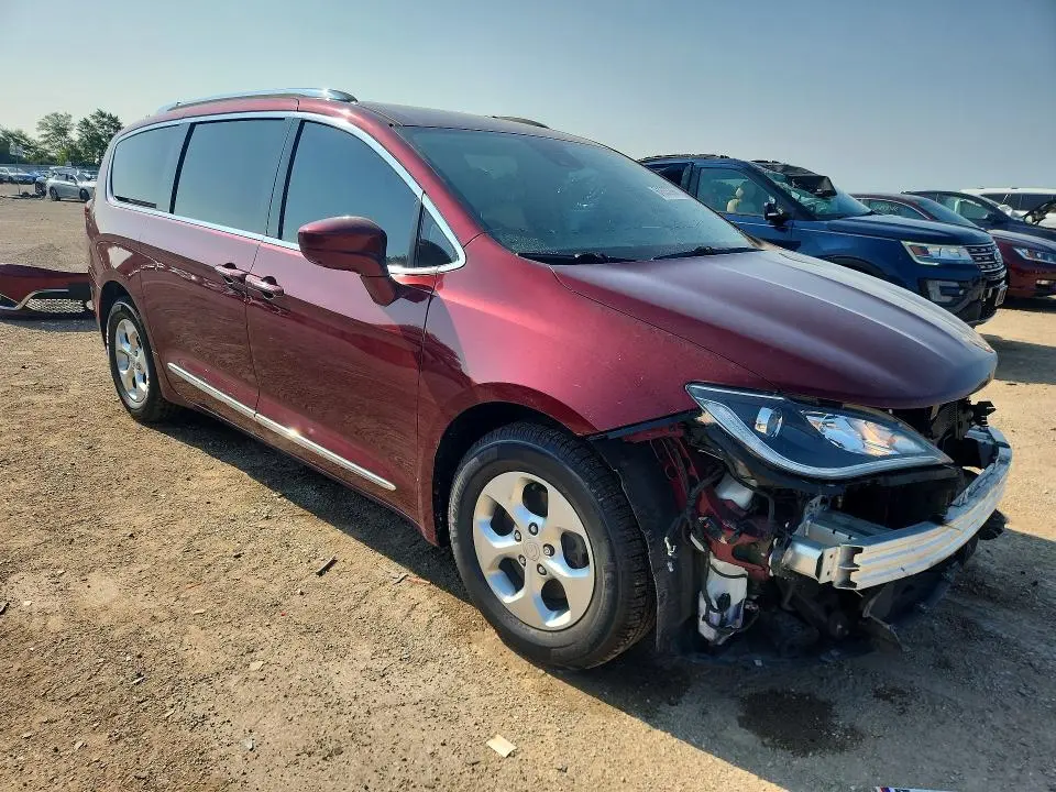 2017 CHRYSLER PACIFICA TOURING L PLUS  