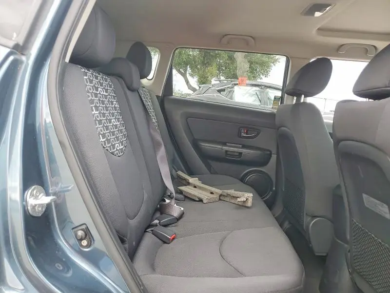 2011 KIA SOUL +  