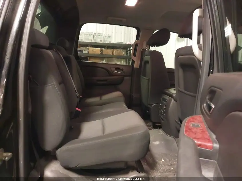 2013 CHEVROLET AVALANCHE LS