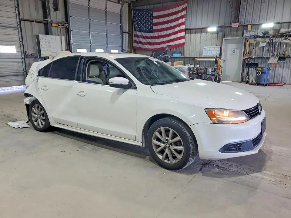 2013 VOLKSWAGEN JETTA SE  