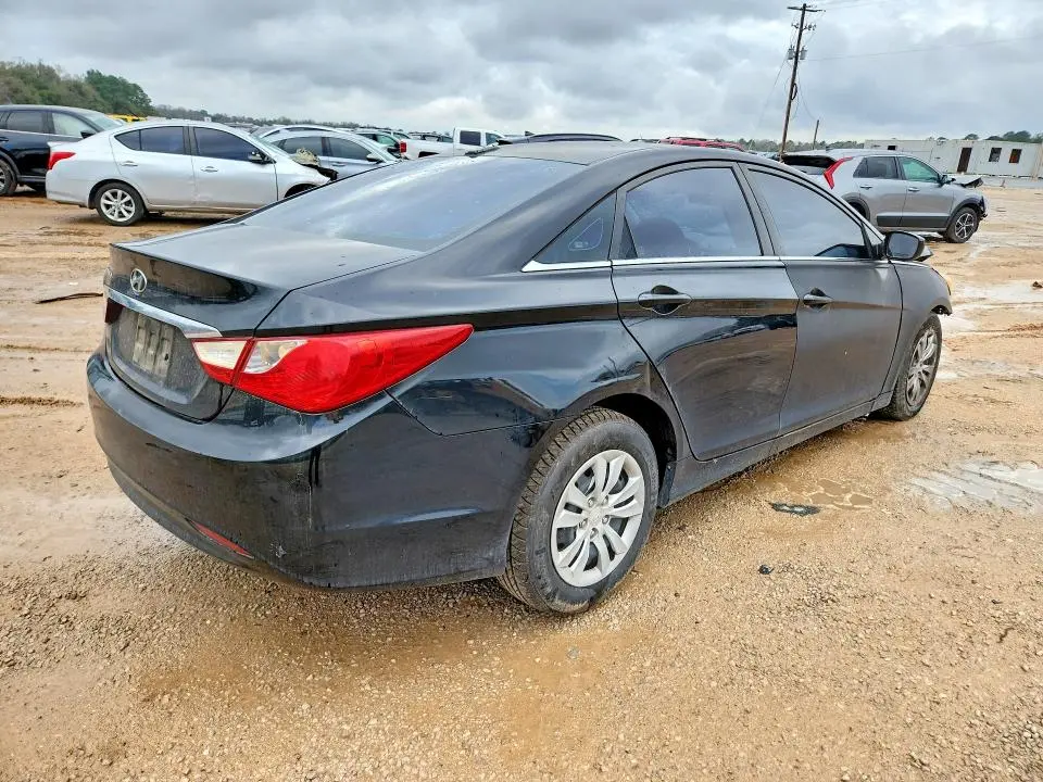 2011 HYUNDAI SONATA GLS  