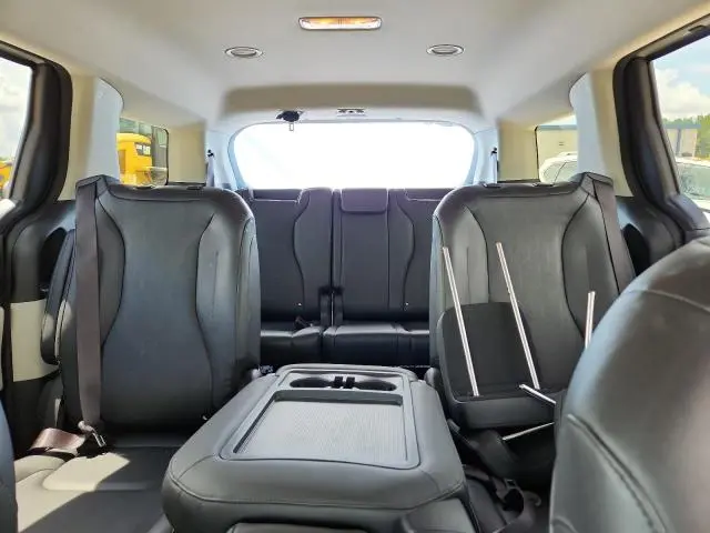 2022 KIA CARNIVAL LX  