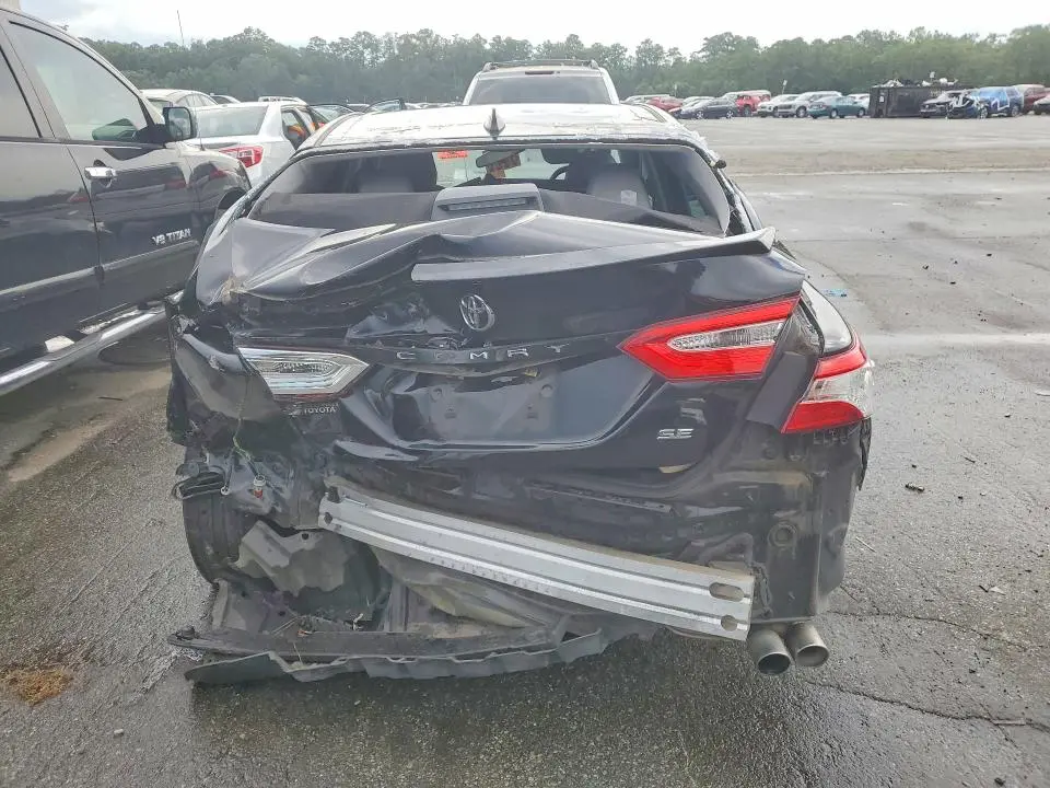 2020 TOYOTA CAMRY SE  