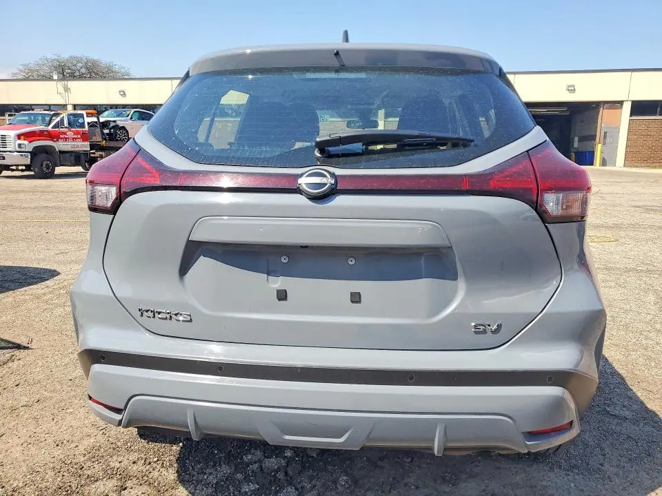 2023 NISSAN KICKS SV  