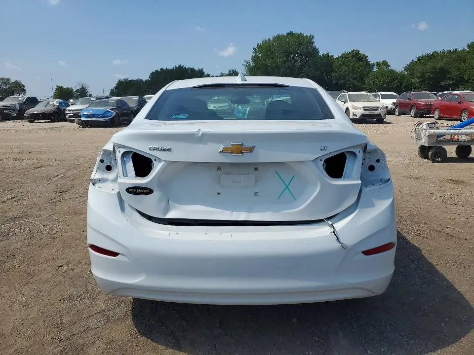 2017 CHEVROLET CRUZE LT  