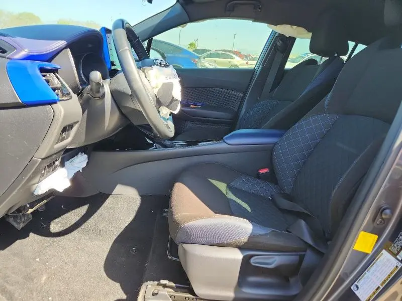2020 TOYOTA C-HR XLE  
