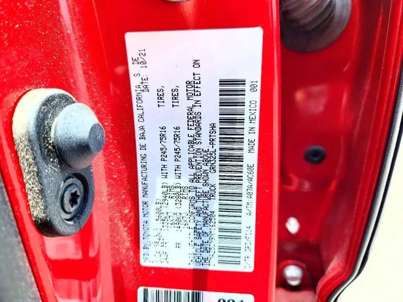 2022 TOYOTA TACOMA SR5 V6  