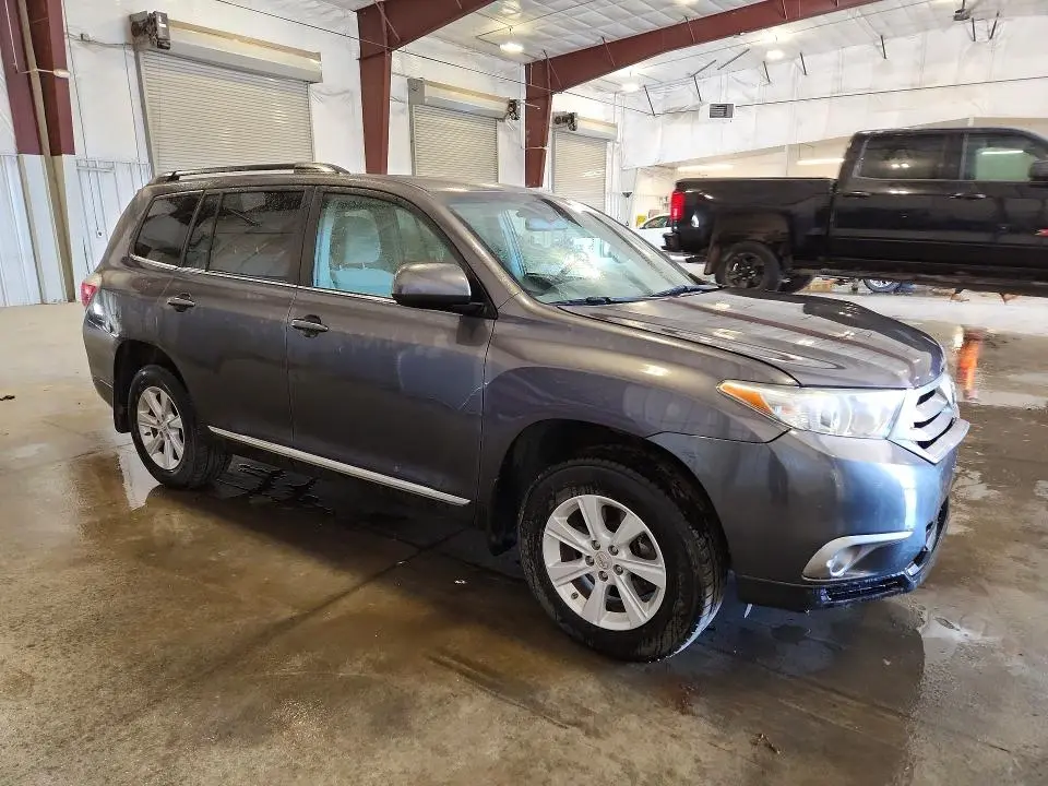 2011 TOYOTA HIGHLANDER BASE  