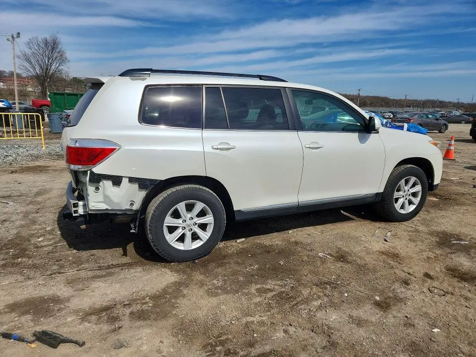 2013 TOYOTA HIGHLANDER PLUS  