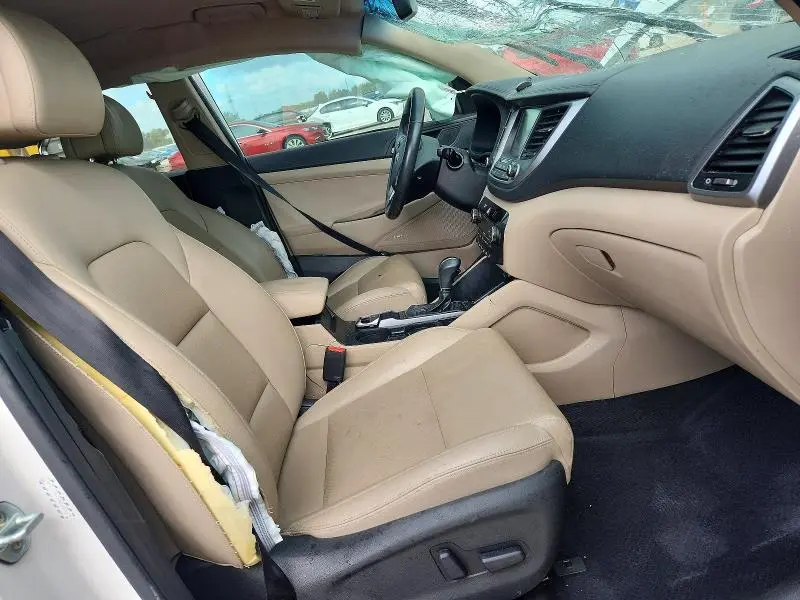 2017 HYUNDAI TUCSON SE PLUS  