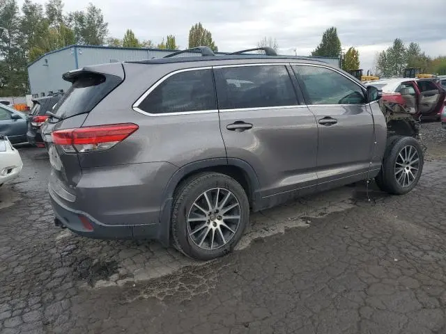2018 TOYOTA HIGHLANDER SE  