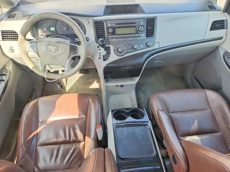 2014 TOYOTA SIENNA L 7-PASSENGER  
