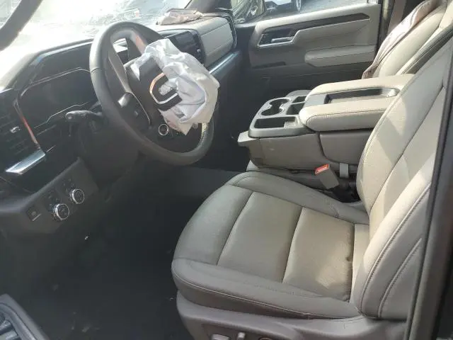 2025 GMC SIERRA K1500 SLT  