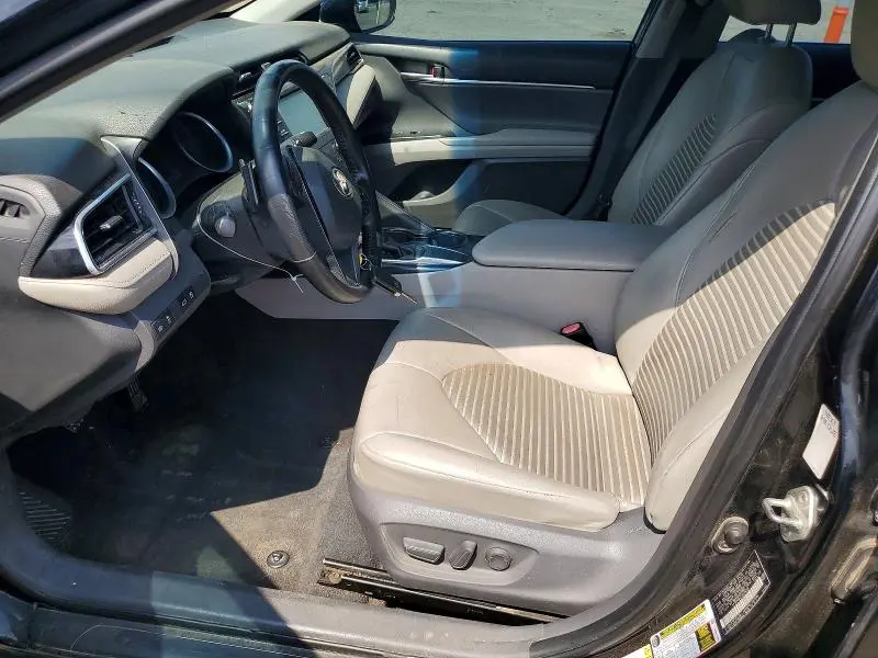 2018 TOYOTA CAMRY SE  