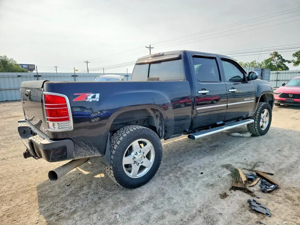 2013 GMC SIERRA K2500 DENALI  