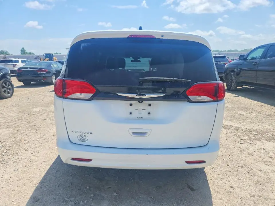 2022 CHRYSLER VOYAGER LX  