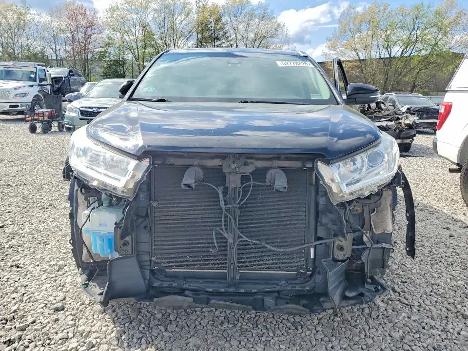 2017 TOYOTA HIGHLANDER XLE  
