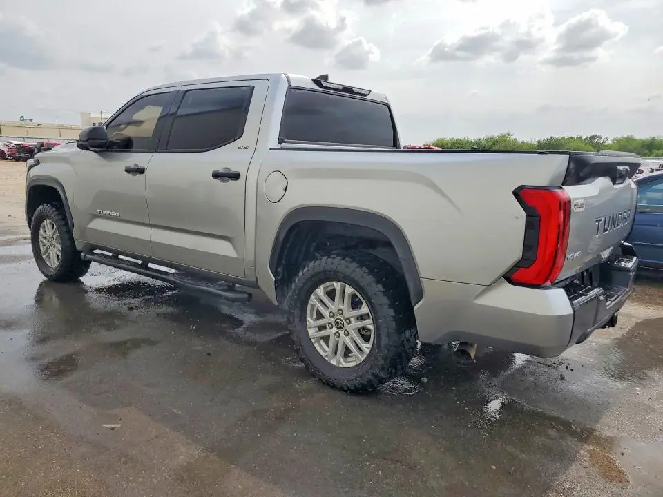 2023 TOYOTA TUNDRA SR5  