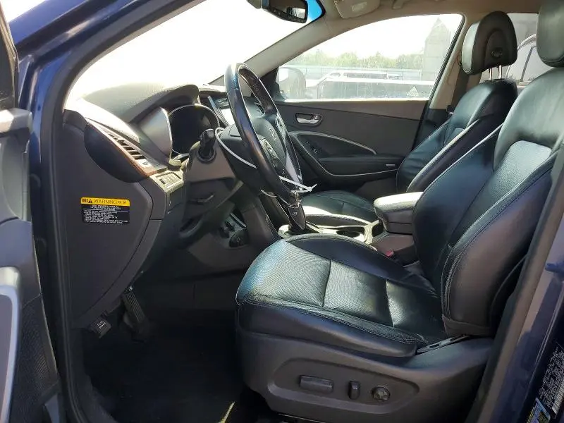 2017 HYUNDAI SANTA FE SE  