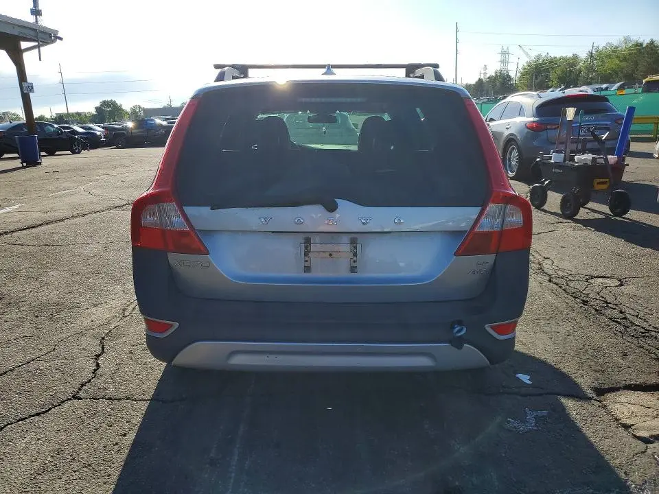 2010 VOLVO XC70 3.2  