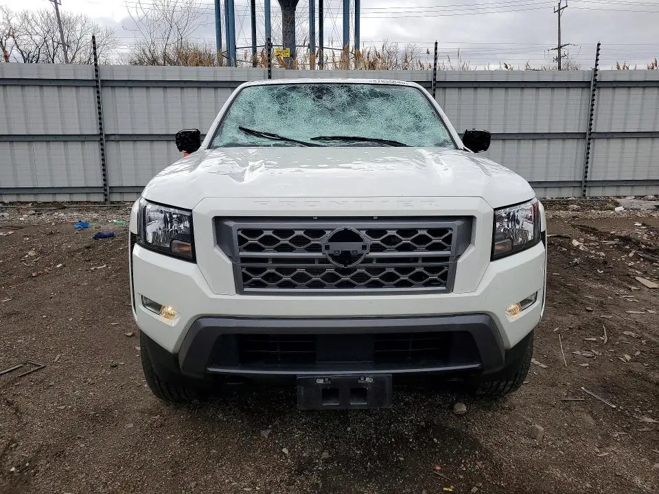 2022 NISSAN FRONTIER SV  
