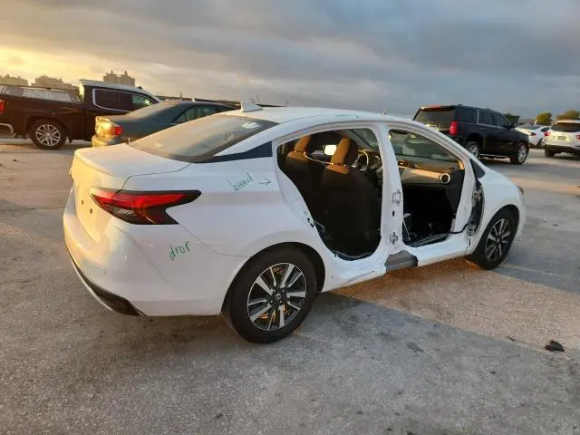 2022 NISSAN VERSA SV  