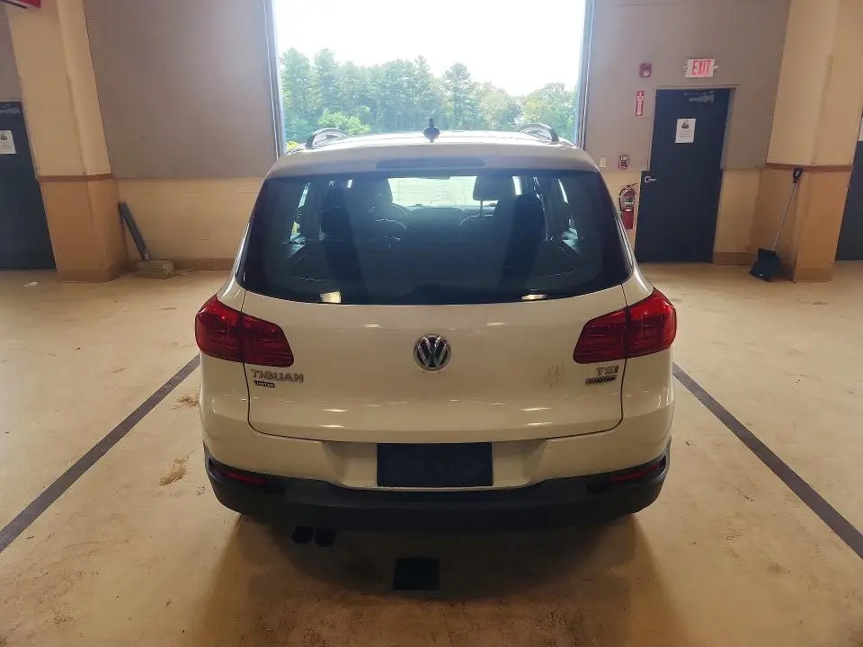 2017 VOLKSWAGEN TIGUAN S  