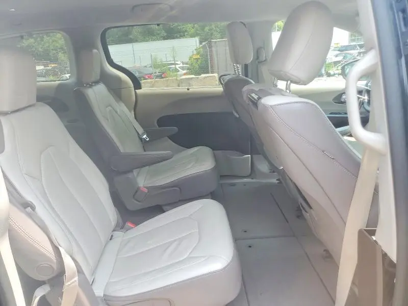 2017 CHRYSLER PACIFICA TOURING L PLUS  