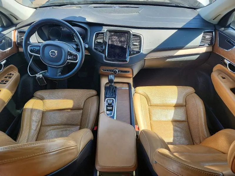 2016 VOLVO XC90 T6  