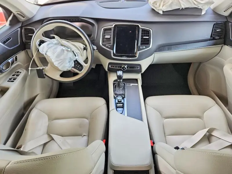 2020 VOLVO XC90 T6 MOMENTUM  