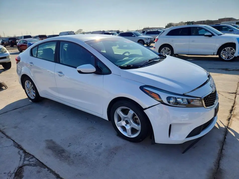 2017 KIA FORTE LX  