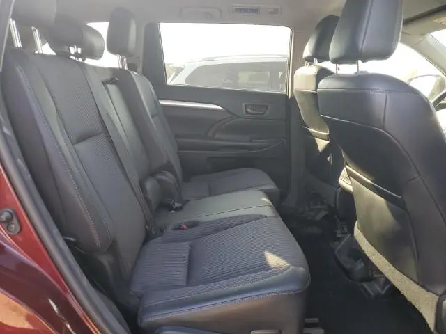 2016 TOYOTA HIGHLANDER LE  