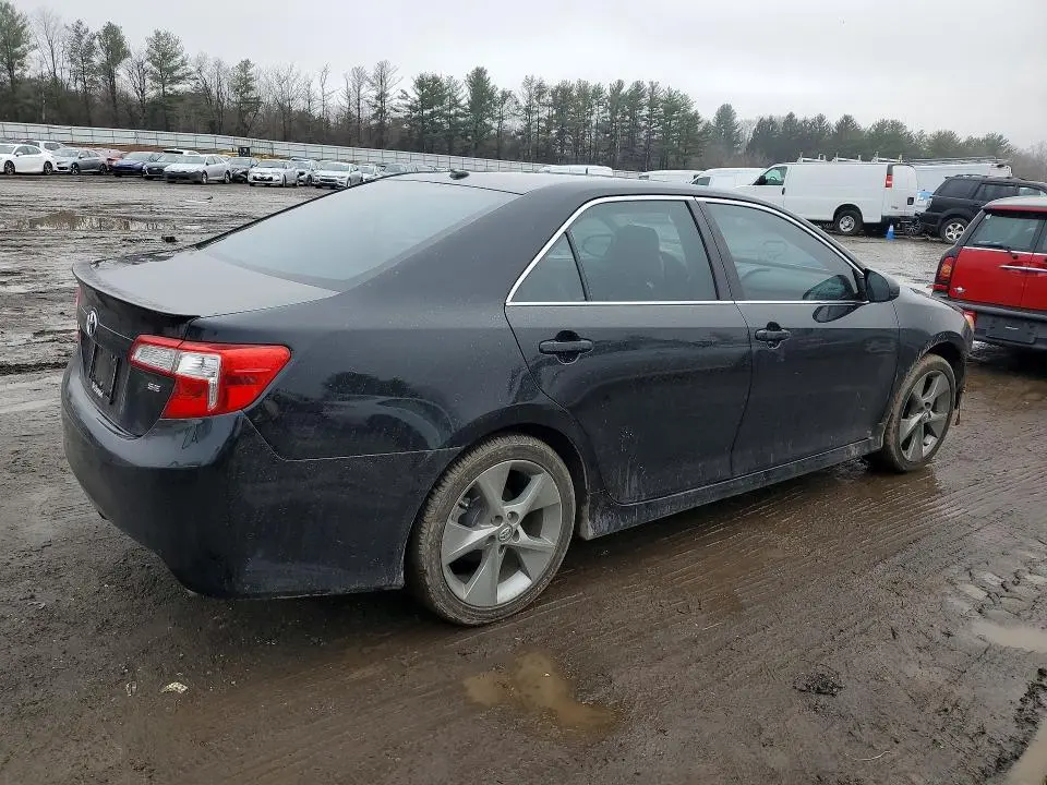 2012 TOYOTA CAMRY SE V6  