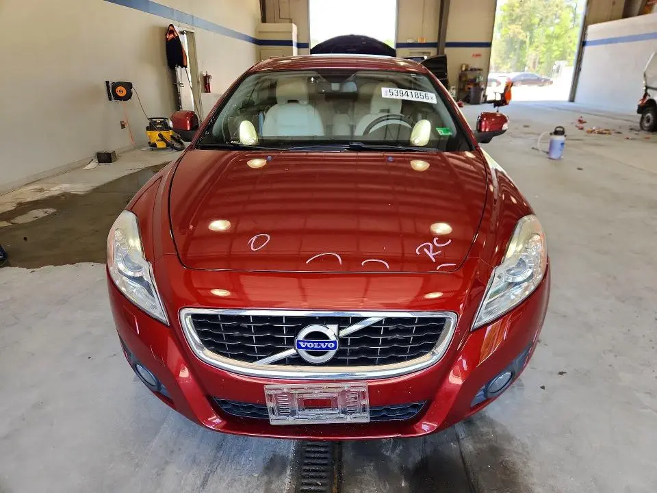 2011 VOLVO C70   