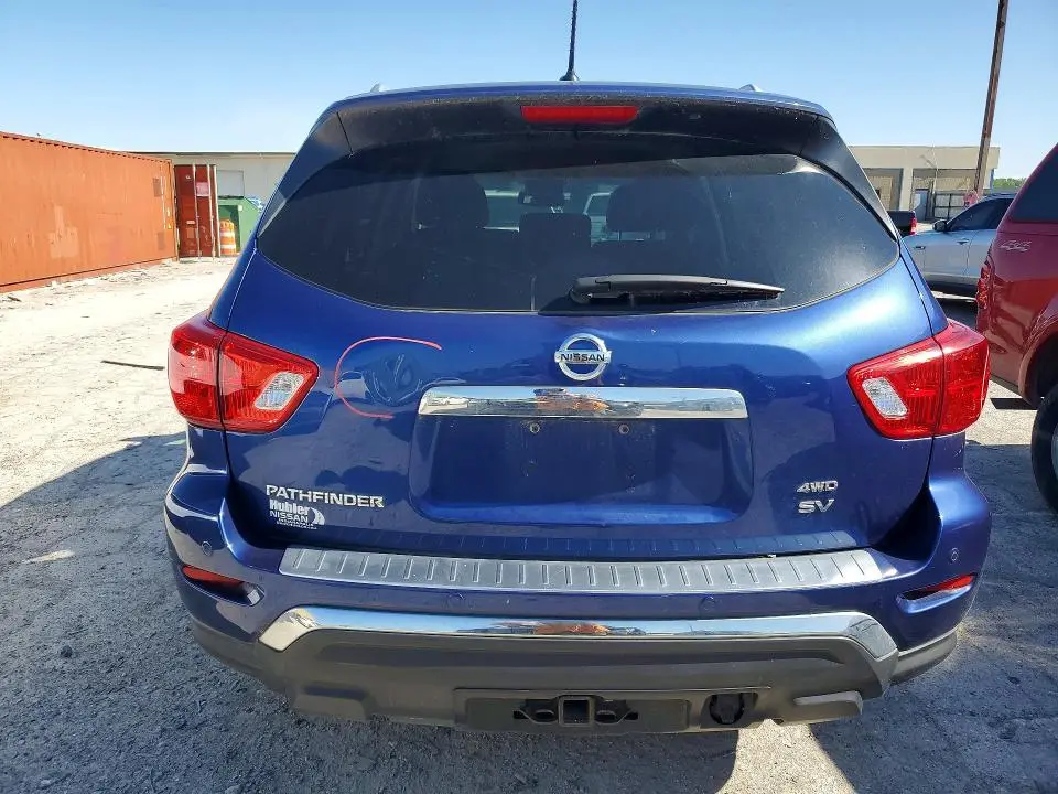 2017 NISSAN PATHFINDER SV  