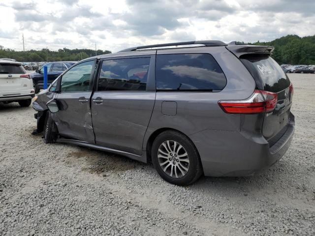 2020 TOYOTA SIENNA XLE