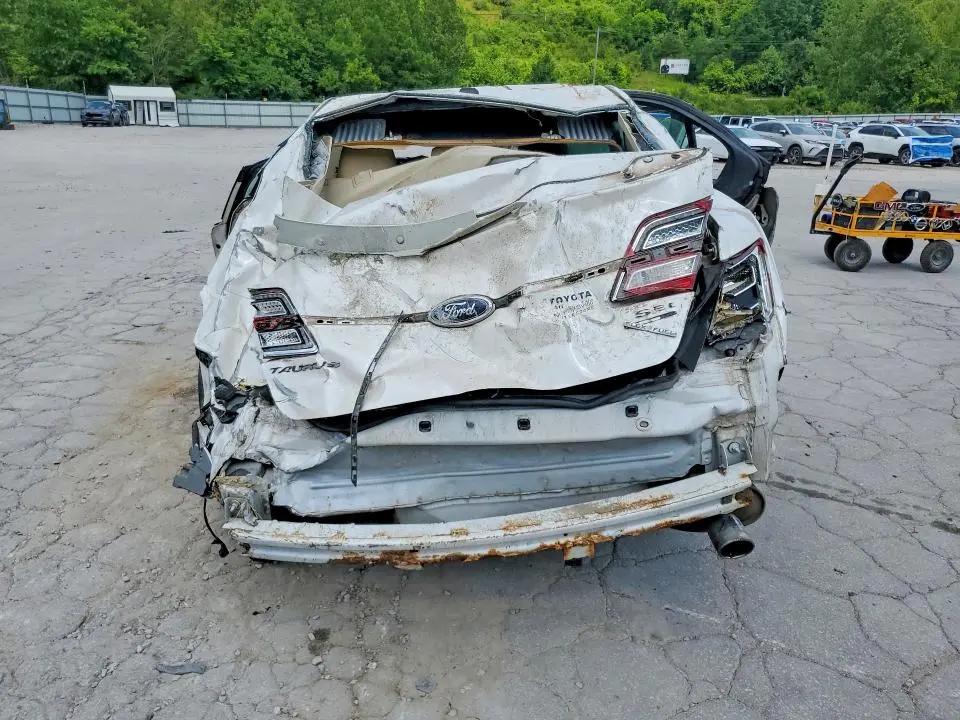 2013 FORD TAURUS SEL  