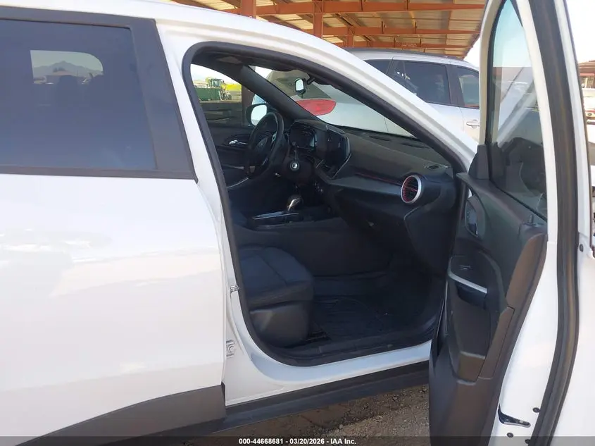 2025 CHEVROLET TRAX FWD 1RS