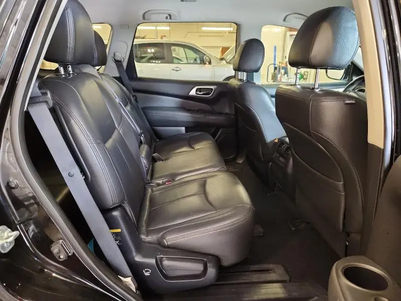 2017 NISSAN PATHFINDER SV  
