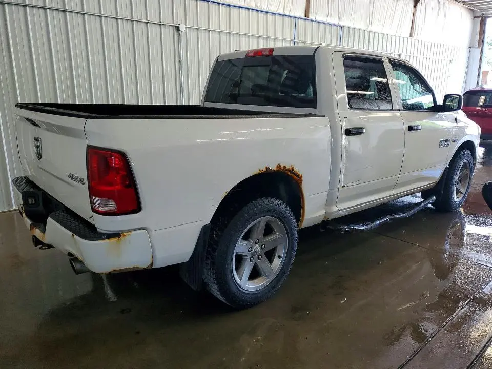 2014 RAM 1500 ST  