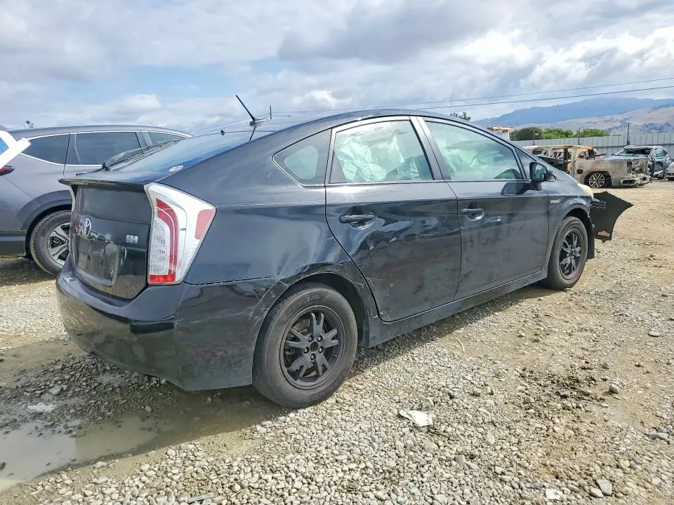 2014 TOYOTA PRIUS THREE  