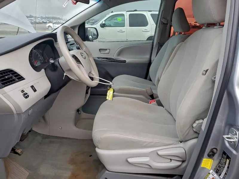 2012 TOYOTA SIENNA   
