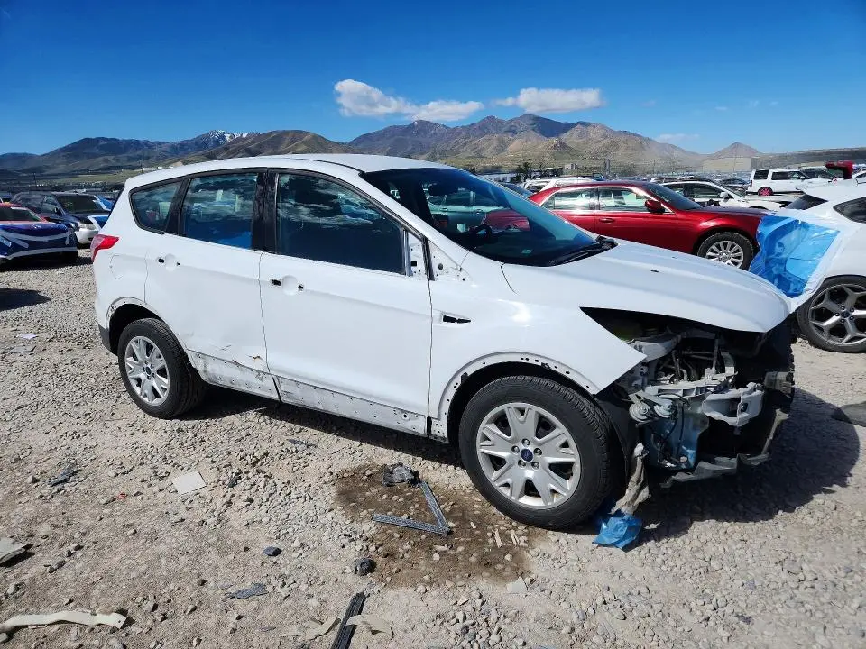 2016 FORD ESCAPE S  