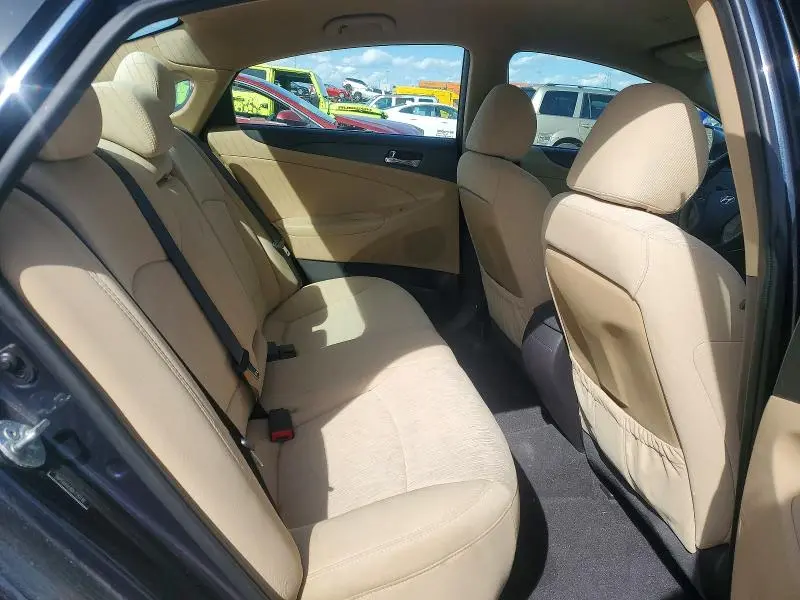 2013 HYUNDAI SONATA GLS  