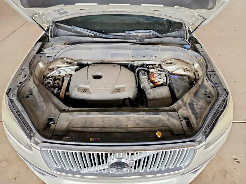2016 VOLVO XC90 T8  
