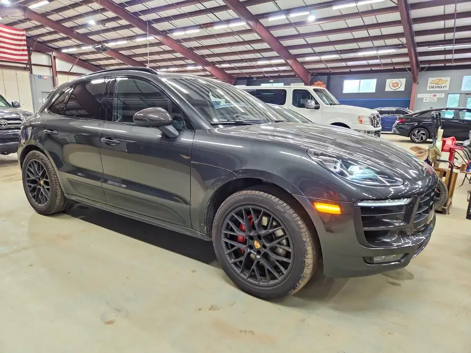 2017 PORSCHE MACAN GTS  