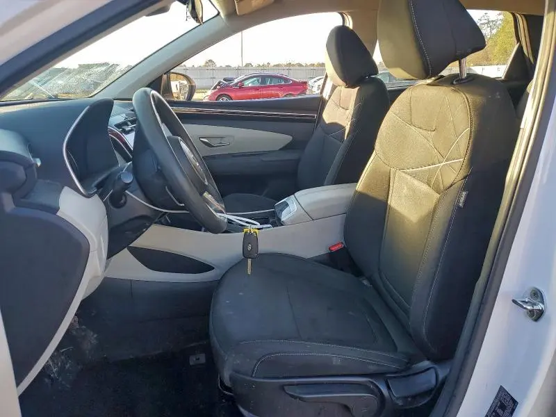 2022 HYUNDAI TUCSON SE  