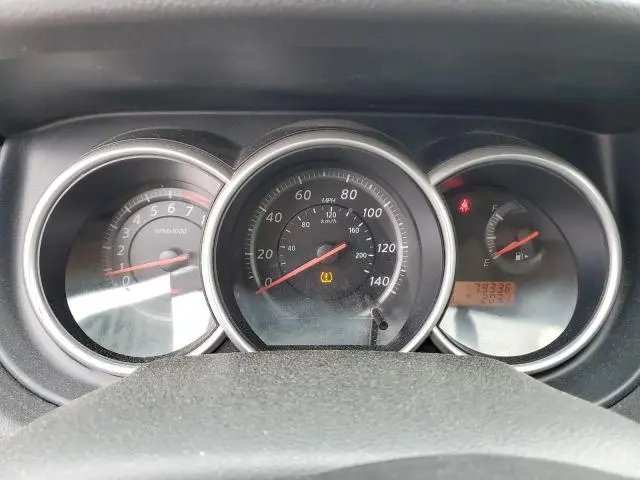2010 NISSAN VERSA S  